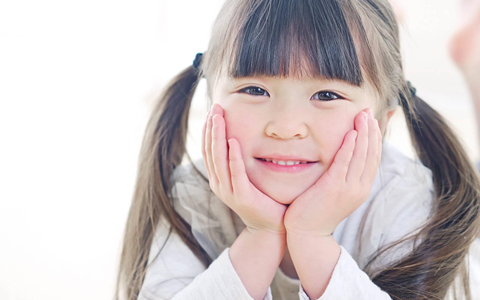勉強する子供のイラスト